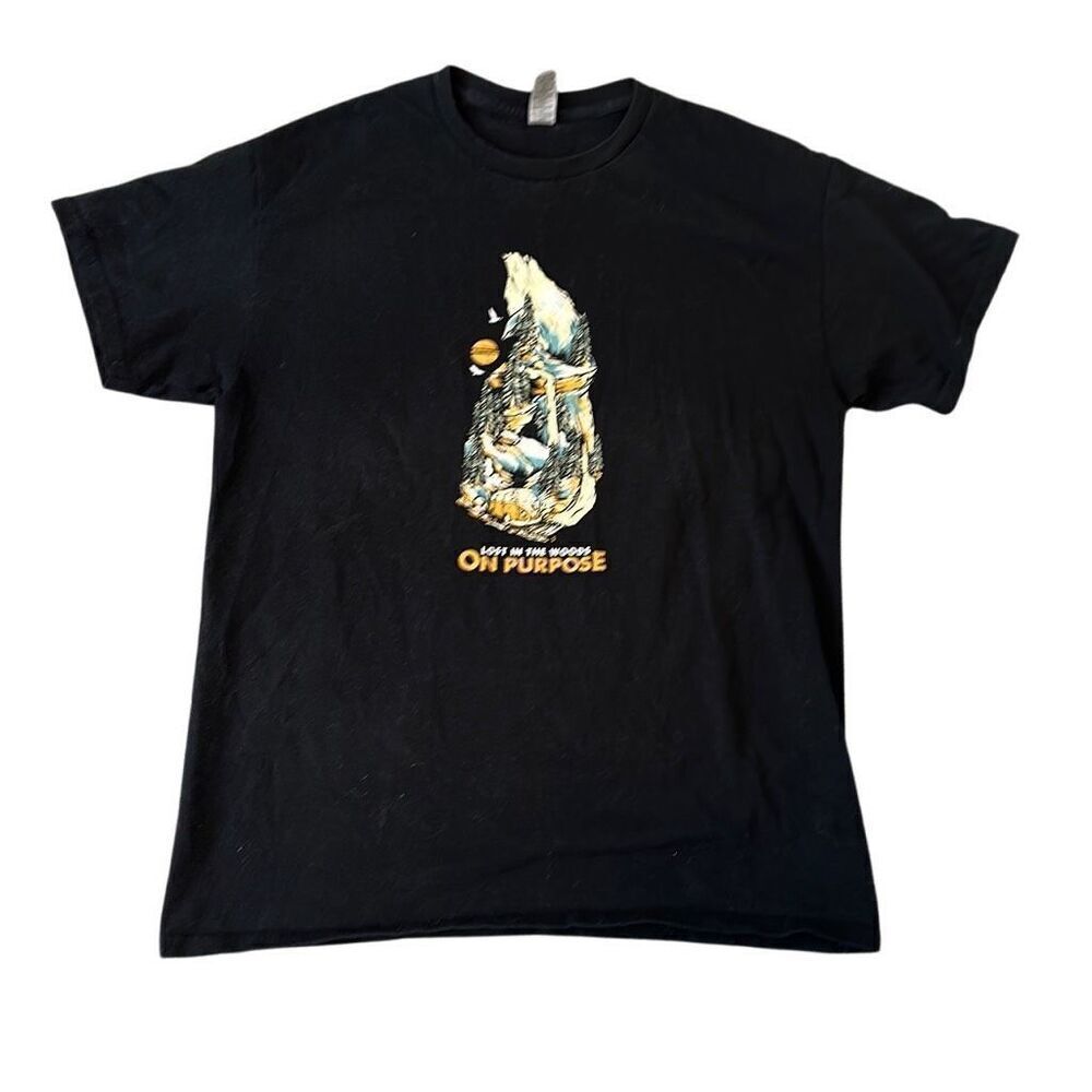 Hiker lost in the woods on purpose black graphic T-shirt M
